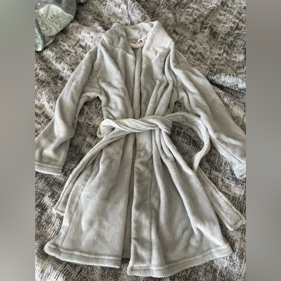 Jessica Simpson Other - Jessica Simpson Girls Gray Robe Size Large